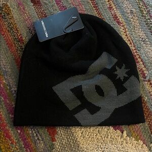 DC skateboards men’s beanie